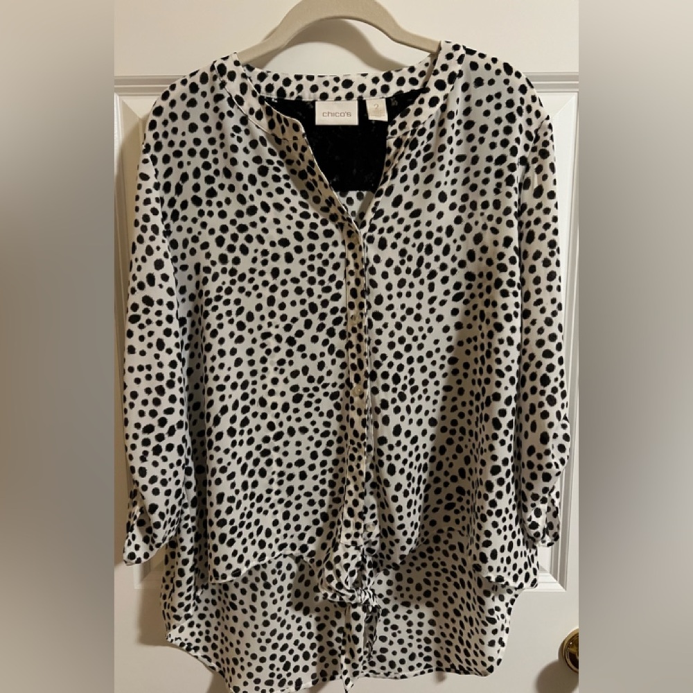 EUC Chico’s hi-low tie top. Size (2) M